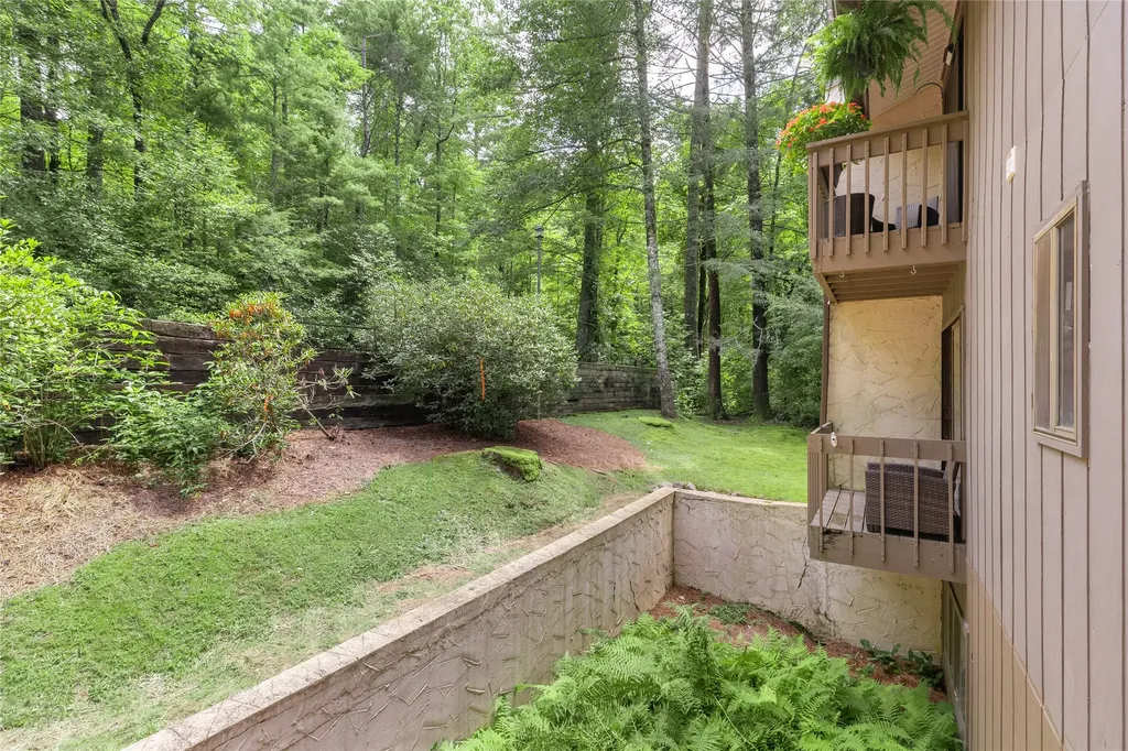 98 Dogwood Knob Sapphire NC 28774