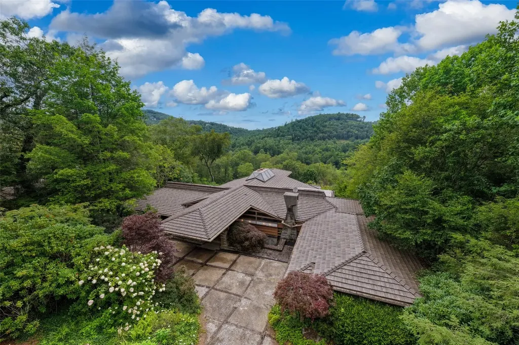 148 Mountain Ash Lane Highlands NC 28741