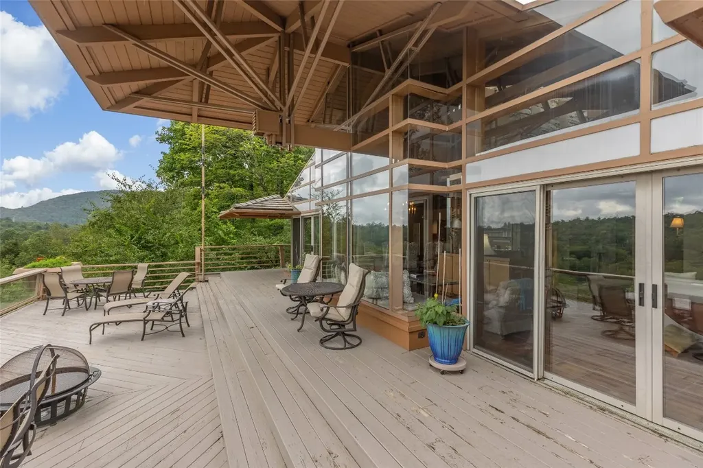 148 Mountain Ash Lane Highlands NC 28741