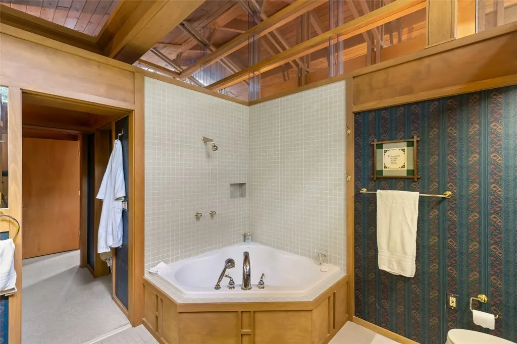 148 Mountain Ash Lane Highlands NC 28741