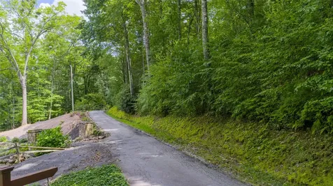 21 Woods Mountain Trail Cullowhee NC 28723