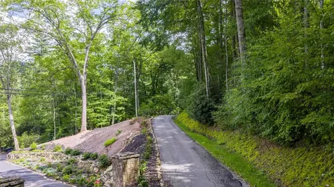 21 Woods Mountain Trail Cullowhee NC 28723