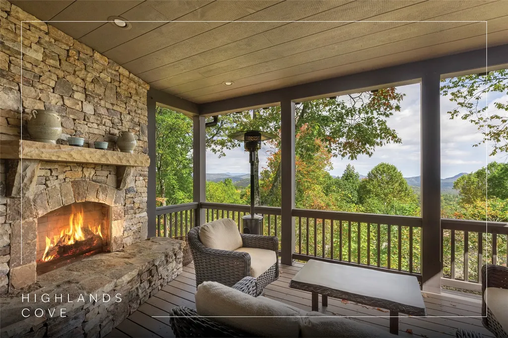 90 Creekwood Court Highlands NC 28741