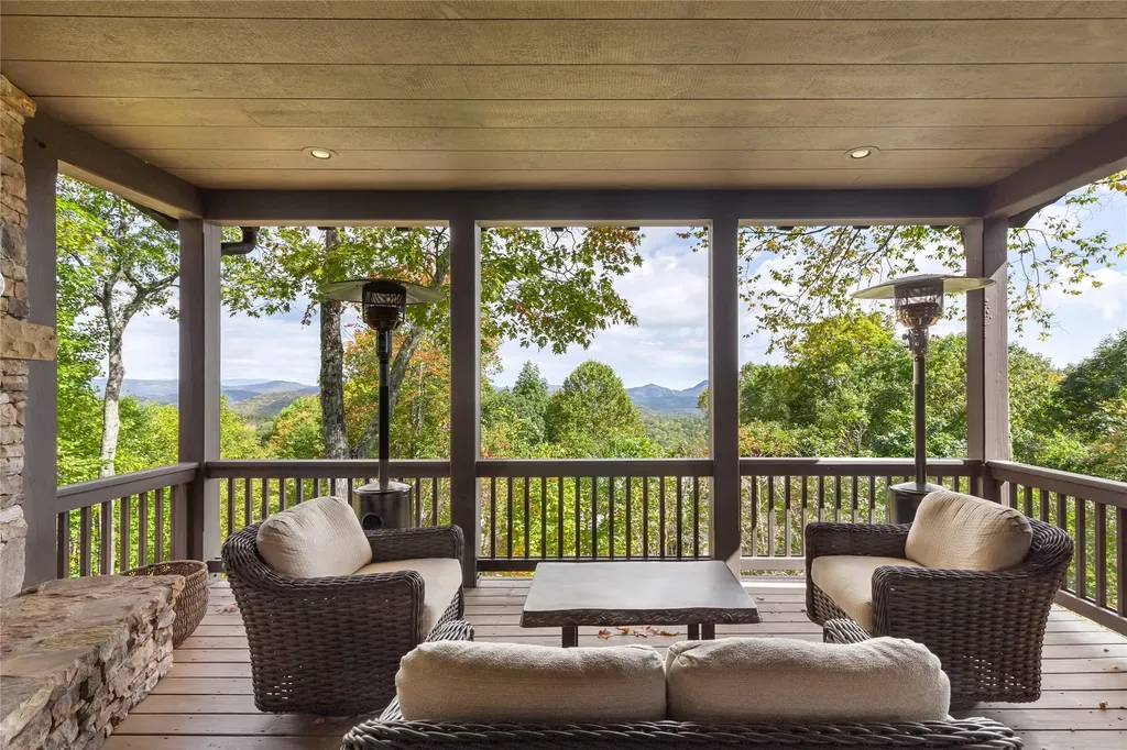 90 Creekwood Court Highlands NC 28741