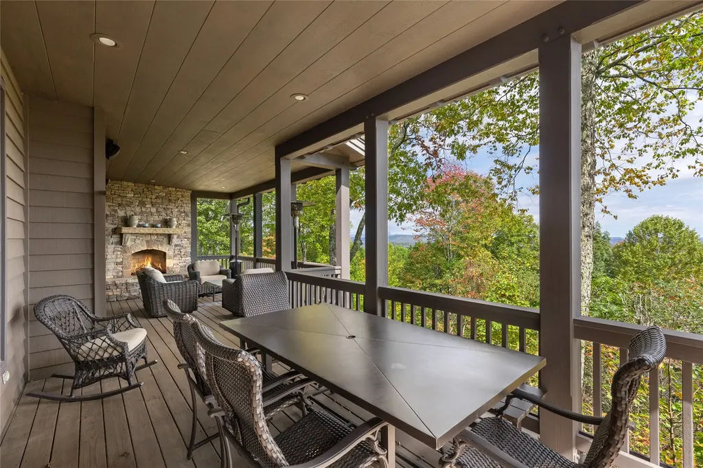 90 Creekwood Court Highlands NC 28741