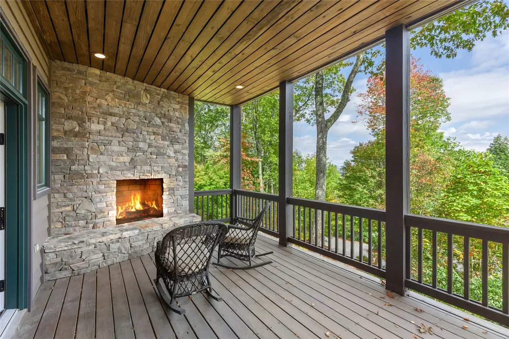 90 Creekwood Court Highlands NC 28741