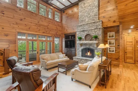 90 Creekwood Court Highlands NC 28741