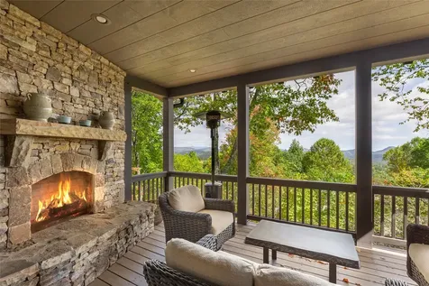 90 Creekwood Court Highlands NC 28741