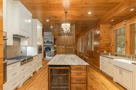 90 Creekwood Court Highlands NC 28741