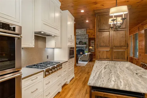 90 Creekwood Court Highlands NC 28741