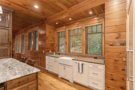 90 Creekwood Court Highlands NC 28741