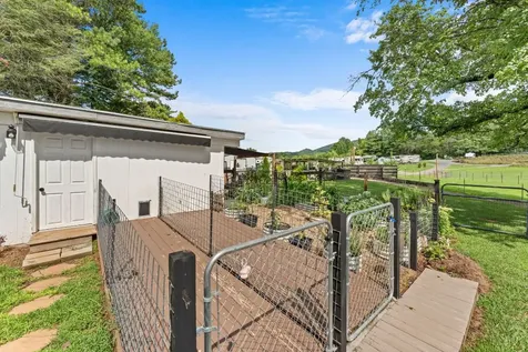 2145 Old Murphy Road Franklin NC 28734