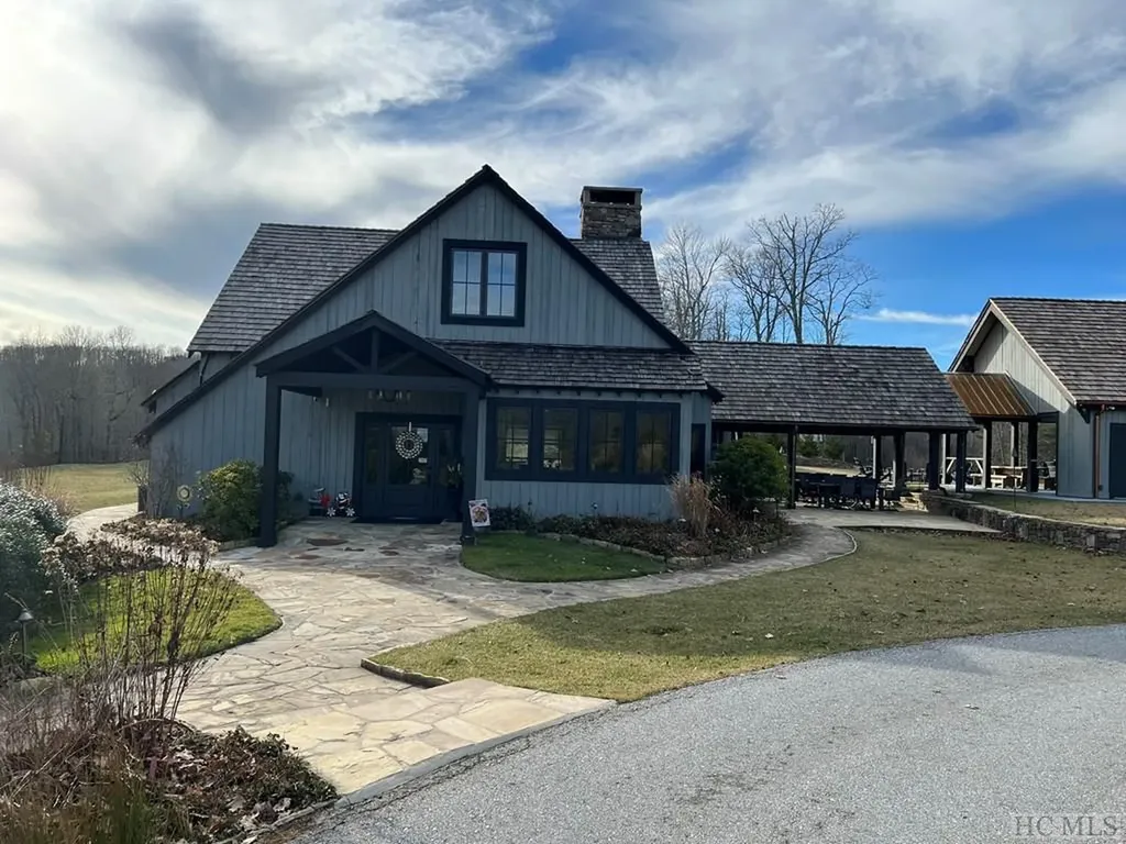 C25 Roaming Road Glenville NC 28736