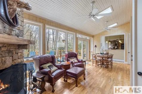 26 Valentine Lane Highlands NC 28741