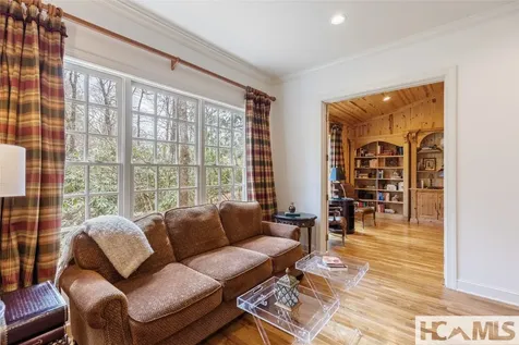 26 Valentine Lane Highlands NC 28741