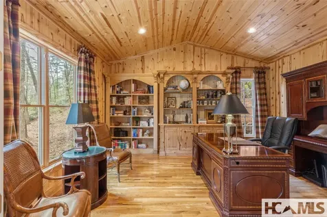 26 Valentine Lane Highlands NC 28741