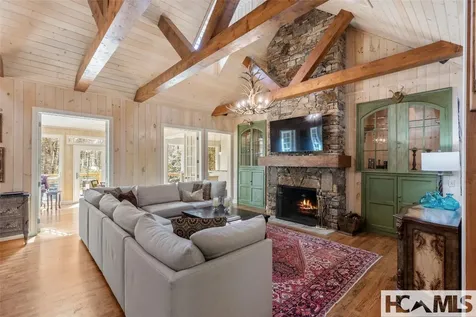 26 Valentine Lane Highlands NC 28741