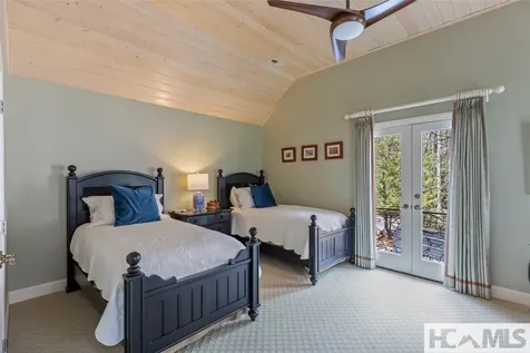 26 Valentine Lane Highlands NC 28741