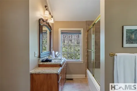 26 Valentine Lane Highlands NC 28741