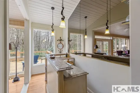 26 Valentine Lane Highlands NC 28741