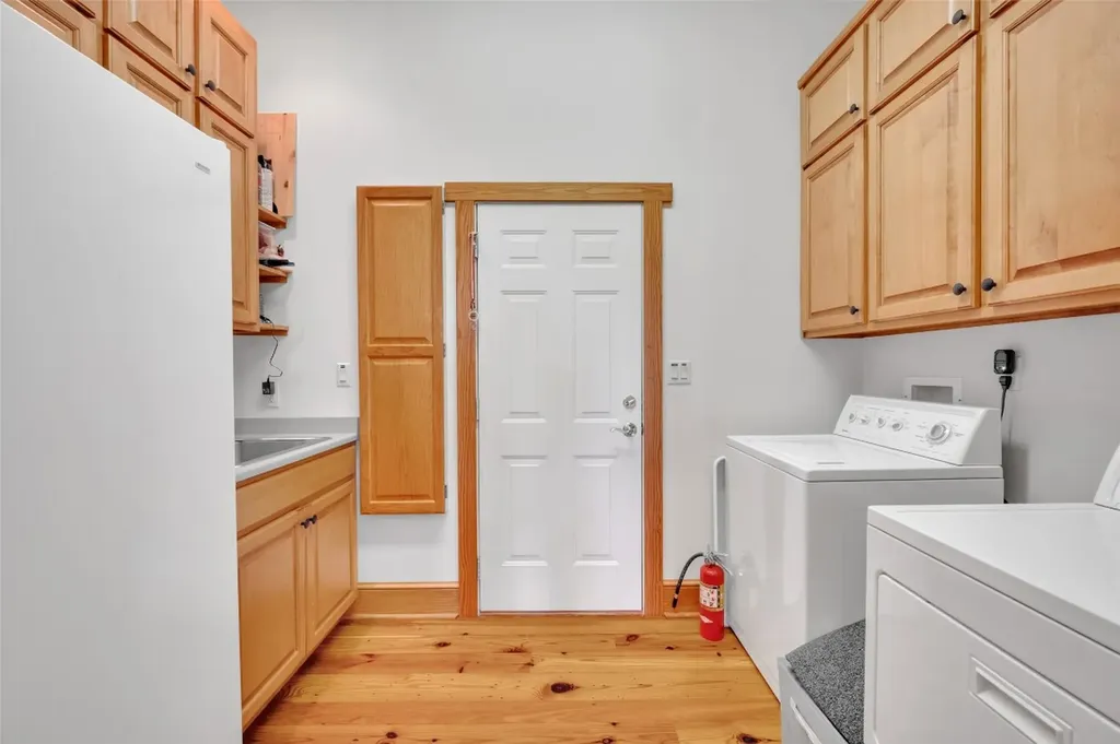 363 Lakeside Drive Lake Toxaway NC 28747