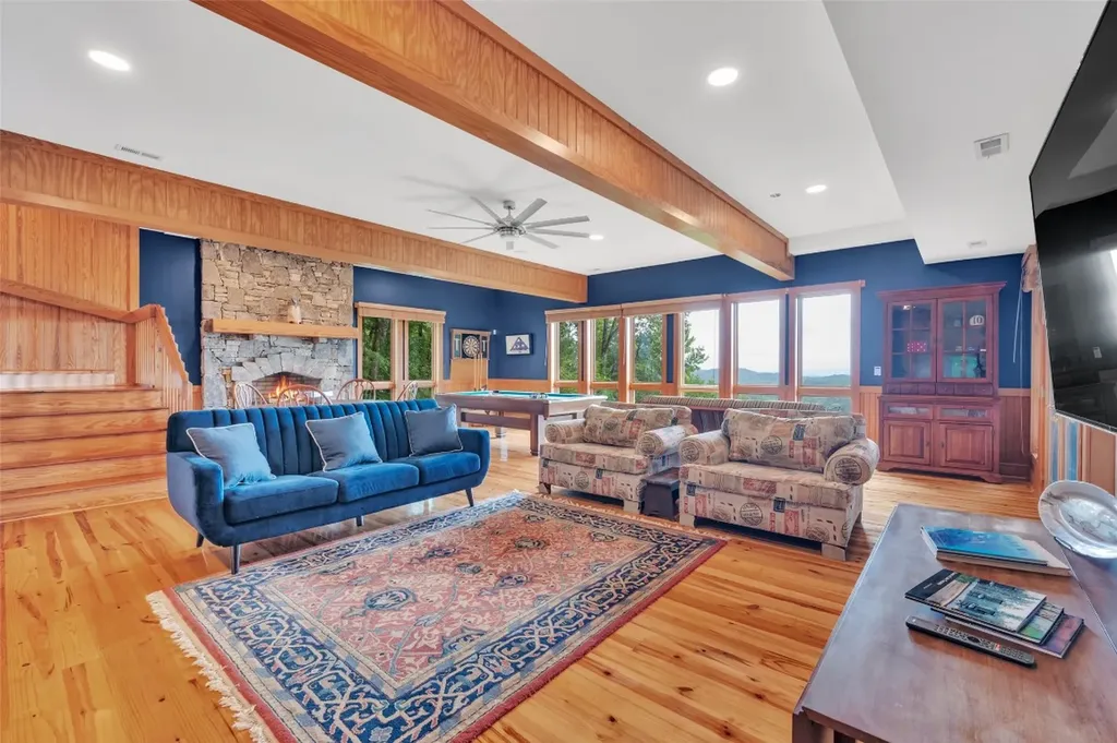 363 Lakeside Drive Lake Toxaway NC 28747