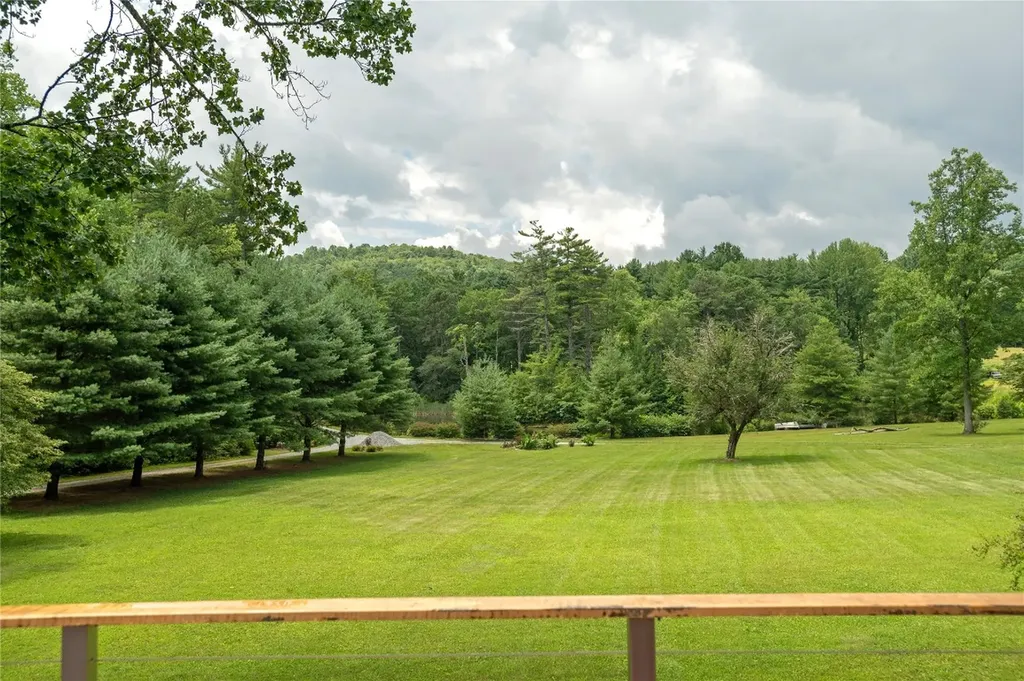 185 Hemlock Lane Sapphire NC 28774