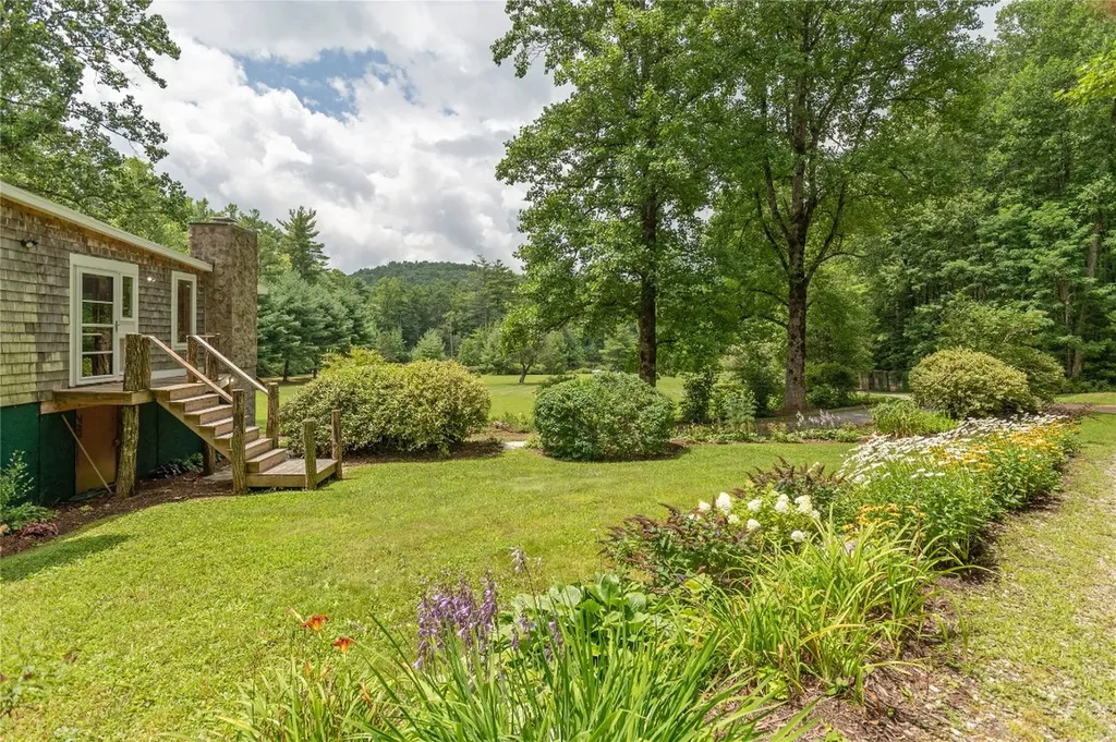 185 Hemlock Lane Sapphire NC 28774