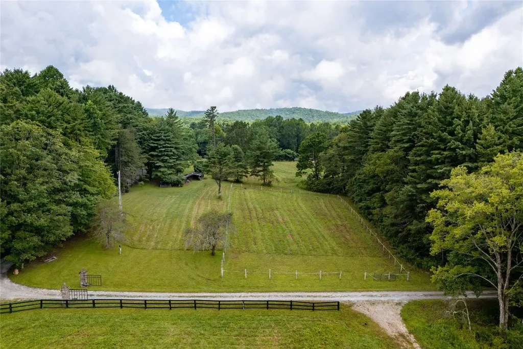 185 Hemlock Lane Sapphire NC 28774