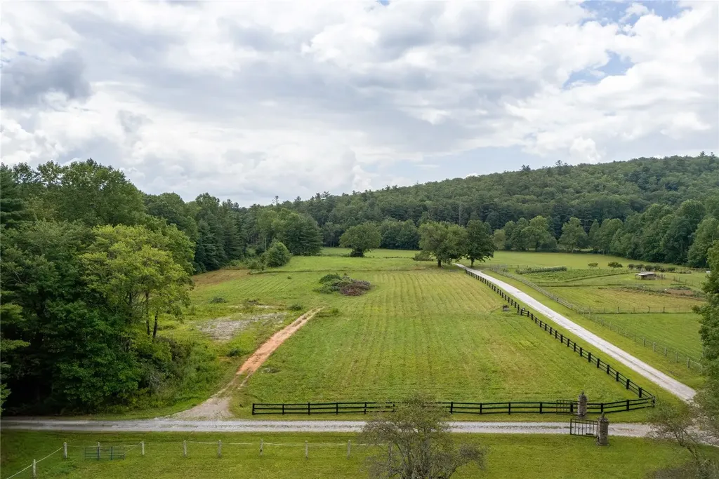 185 Hemlock Lane Sapphire NC 28774