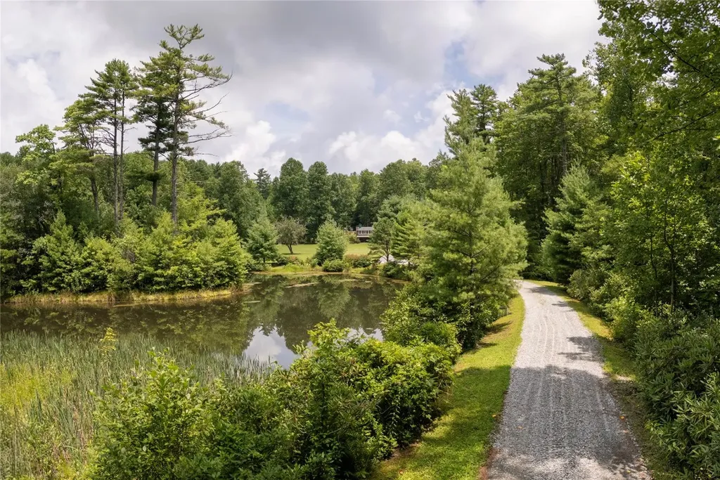 185 Hemlock Lane Sapphire NC 28774