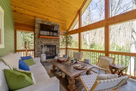 6736 Wayah Road Franklin NC 28734