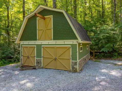 6736 Wayah Road Franklin NC 28734