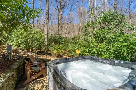 6736 Wayah Road Franklin NC 28734