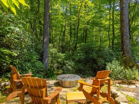 6736 Wayah Road Franklin NC 28734