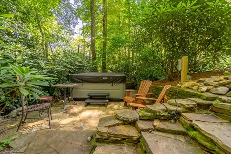 6736 Wayah Road Franklin NC 28734