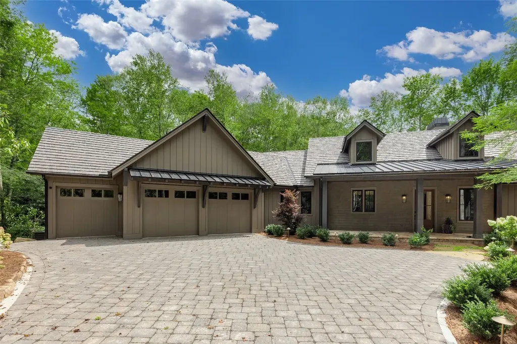 34 Crescent Trail Highlands NC 28741