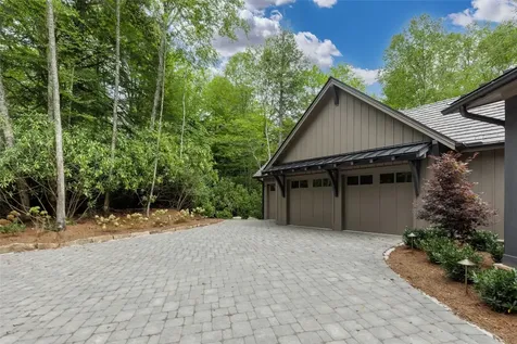 34 Crescent Trail Highlands NC 28741