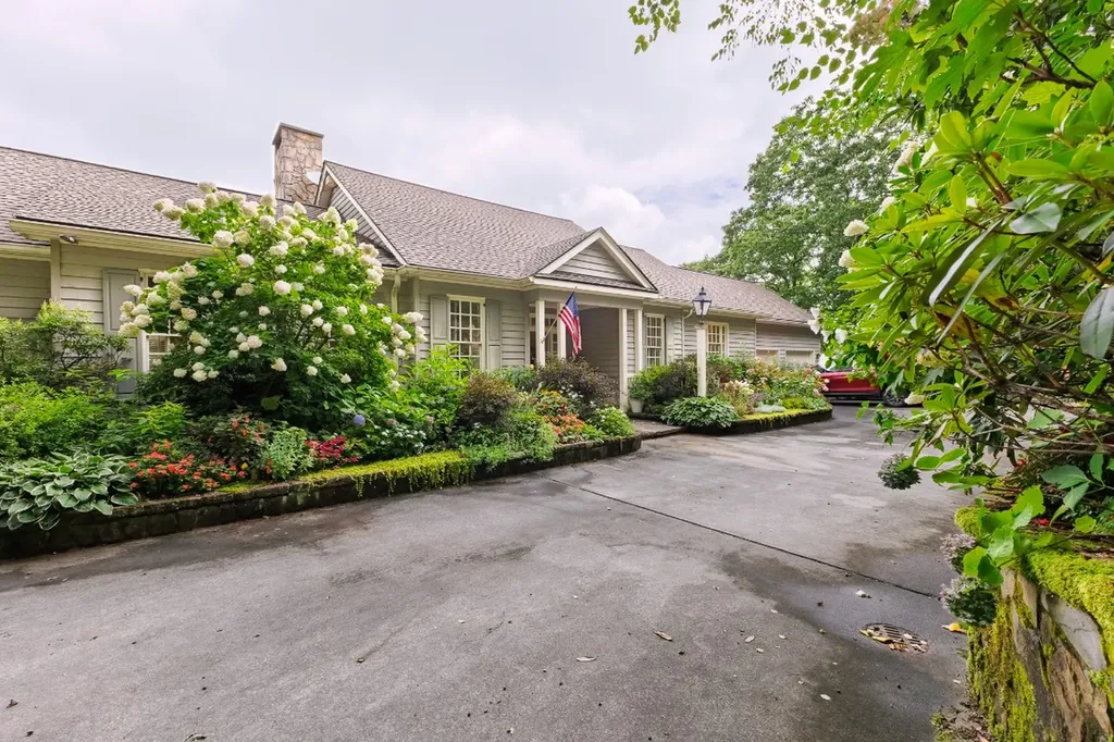 289 Lower Brushy Face Road Highlands NC 28741