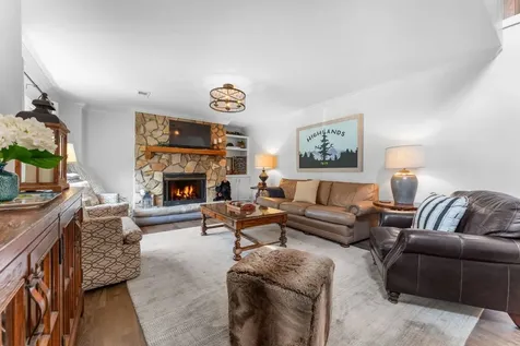 17 Highlands Walk Highlands NC 28741