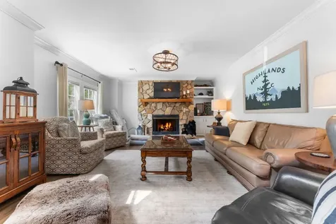 17 Highlands Walk Highlands NC 28741