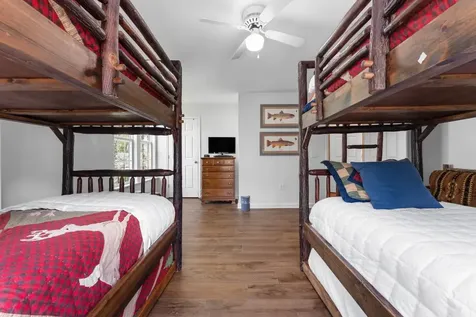 17 Highlands Walk Highlands NC 28741