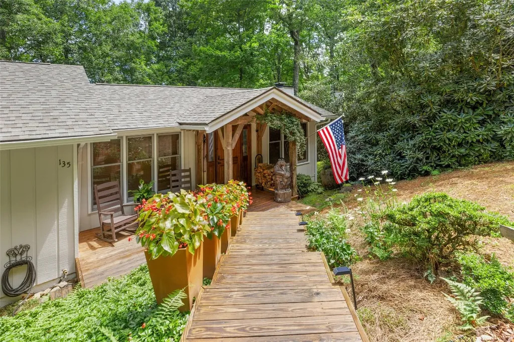 135 Holt Circle Highlands NC 28741