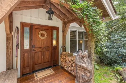 135 Holt Circle Highlands NC 28741