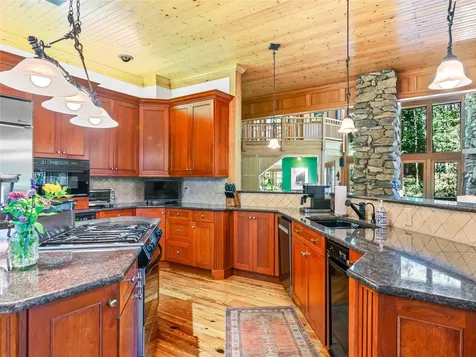 46 Mills Creek Drive Lake Toxaway NC 28747