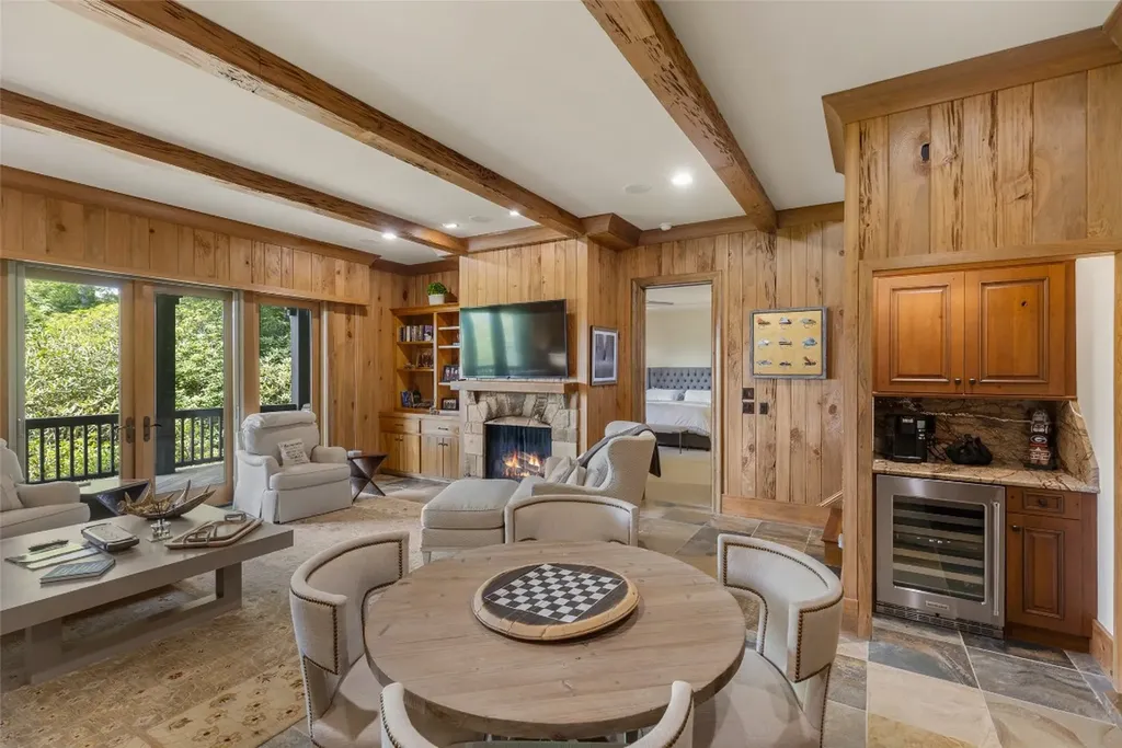 871 Garnet Rock Trail Highlands NC 28741