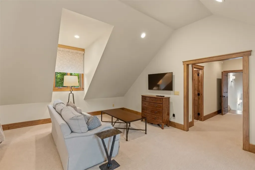 871 Garnet Rock Trail Highlands NC 28741