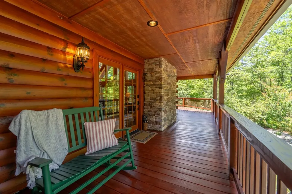 301 Cardinal Ridge Drive Highlands NC 28741