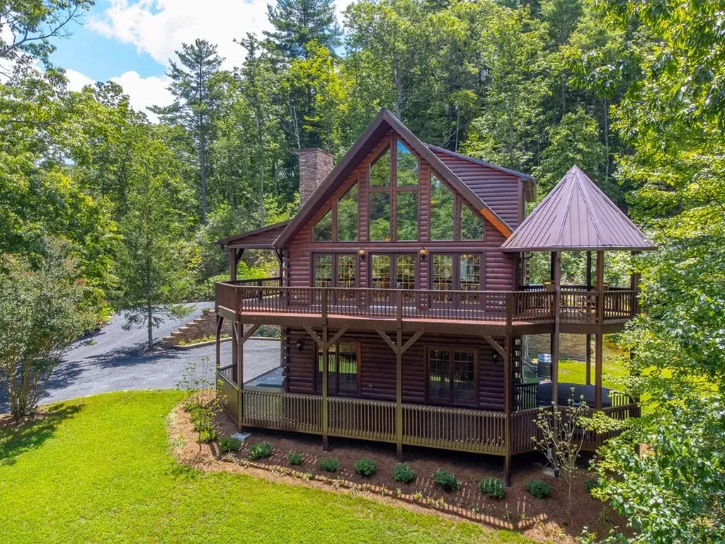 301 Cardinal Ridge Drive Highlands NC 28741