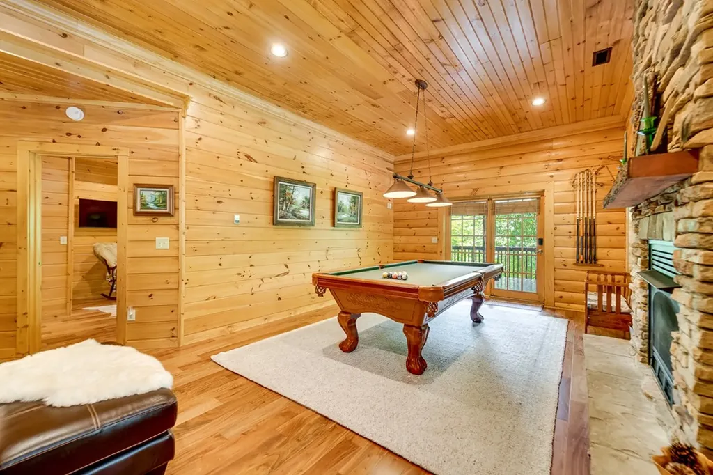 301 Cardinal Ridge Drive Highlands NC 28741